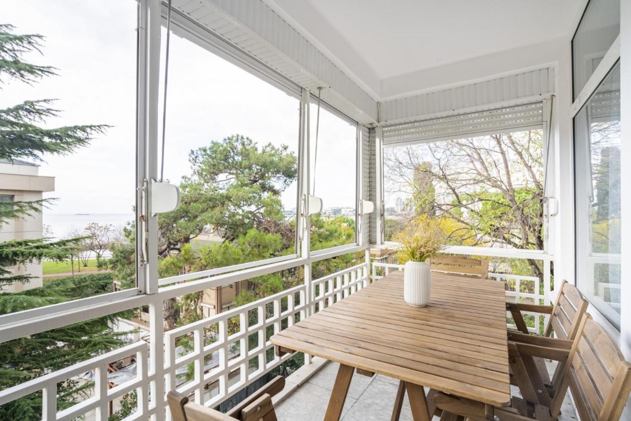 Spacious Flat Near Caddebostan Coast Apartment อิสตันบูล ภายนอก รูปภาพ