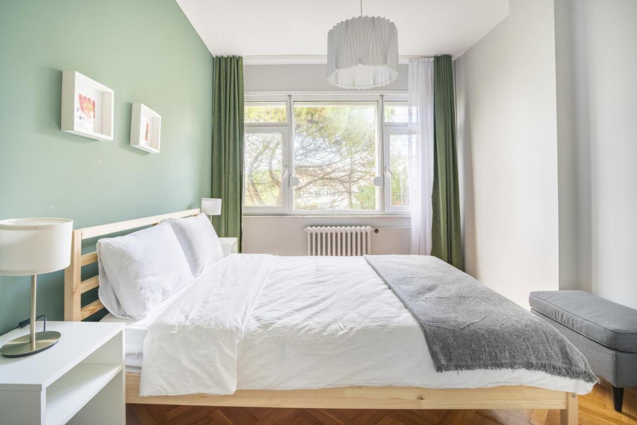 Spacious Flat Near Caddebostan Coast Apartment อิสตันบูล ภายนอก รูปภาพ